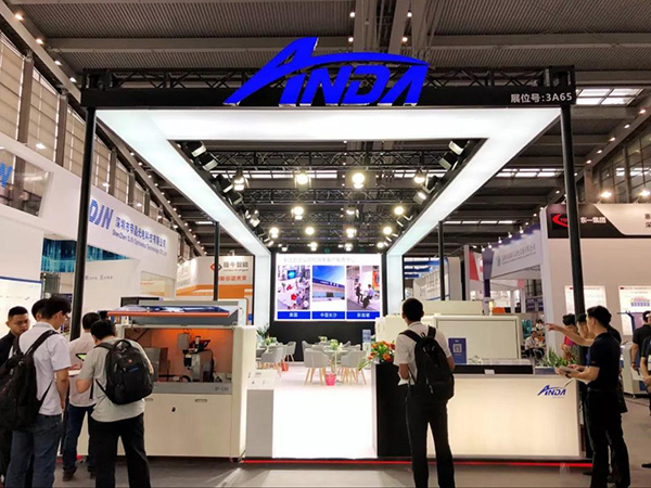 实时报道】聚焦hb火博｜3D曲面玻璃展