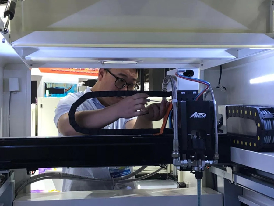 hb火博坚持自主创新，多部设备首次公开亮相 | 电子制造自动化展报道